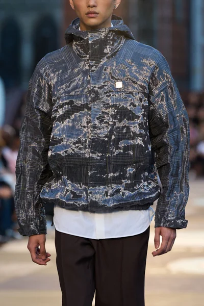 Look 29